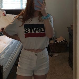 Oversized Levi’s t shirt